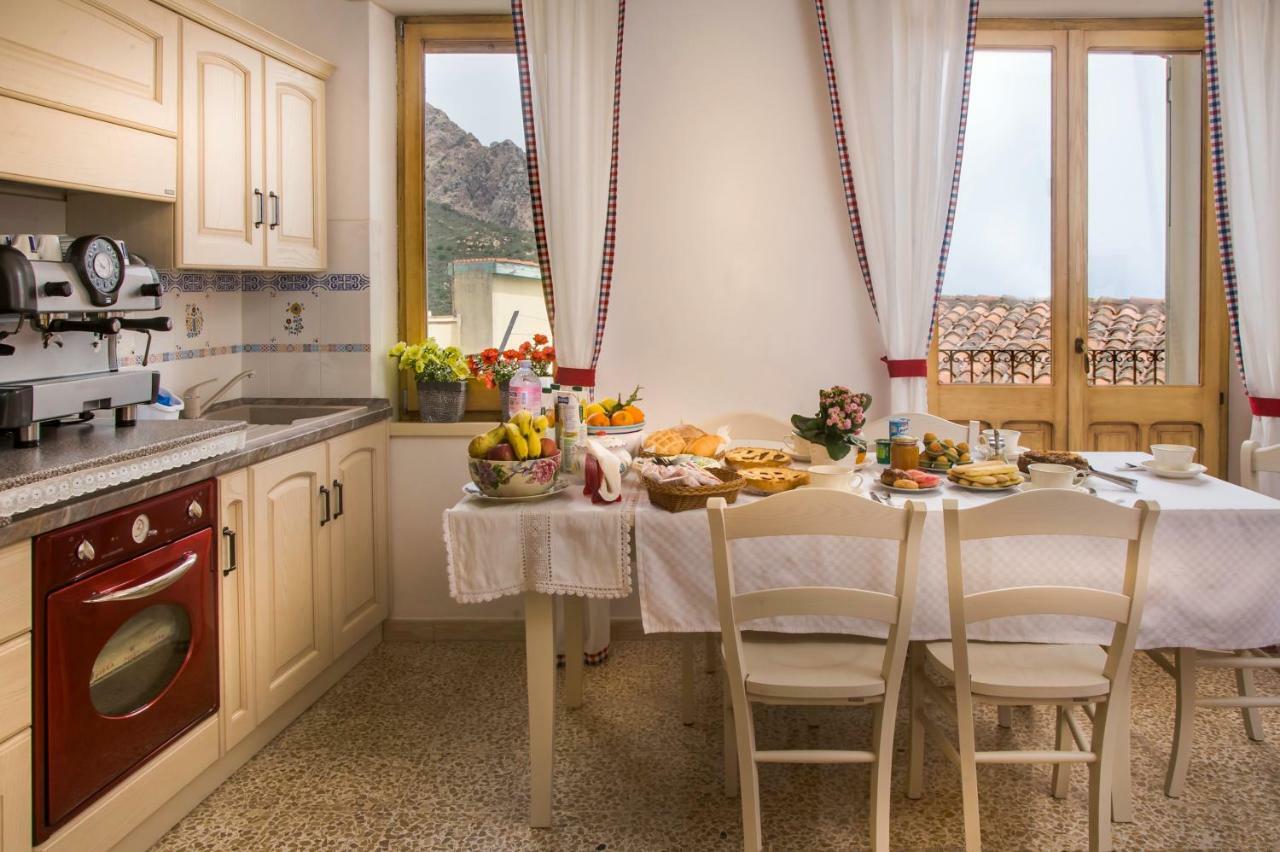 B&B Aria Ona Villagrande Strisaili Exterior photo